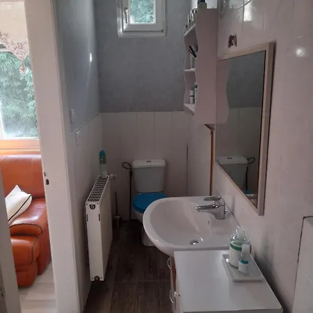 D Hotes Dans Un Ecrin De Verdure *