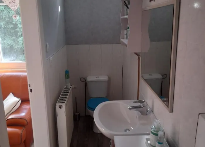 D Hotes Dans Un Ecrin De Verdure *